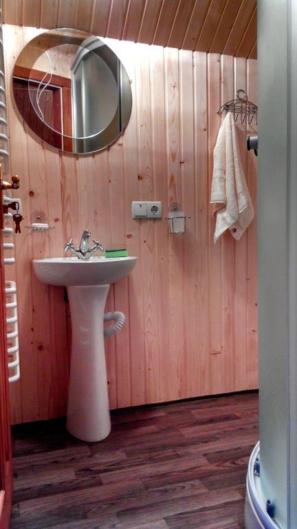 Cottage Ozerniy Лазещина Номер фото